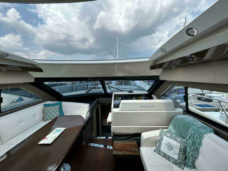 52ft Carver Yacht For Sale