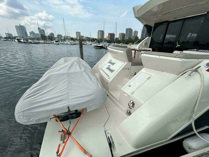 52ft Carver Yacht For Sale