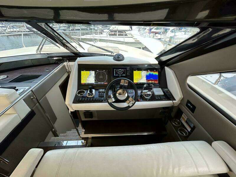 52ft Carver Yacht For Sale