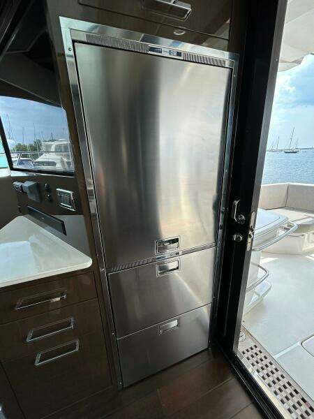 52ft Carver Yacht For Sale