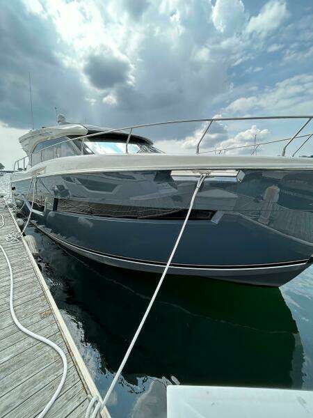 52ft Carver Yacht For Sale