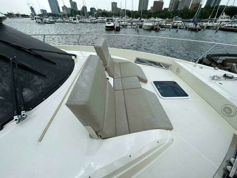 52ft Carver Yacht For Sale