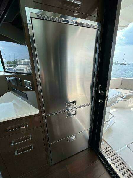 52ft Carver Yacht For Sale