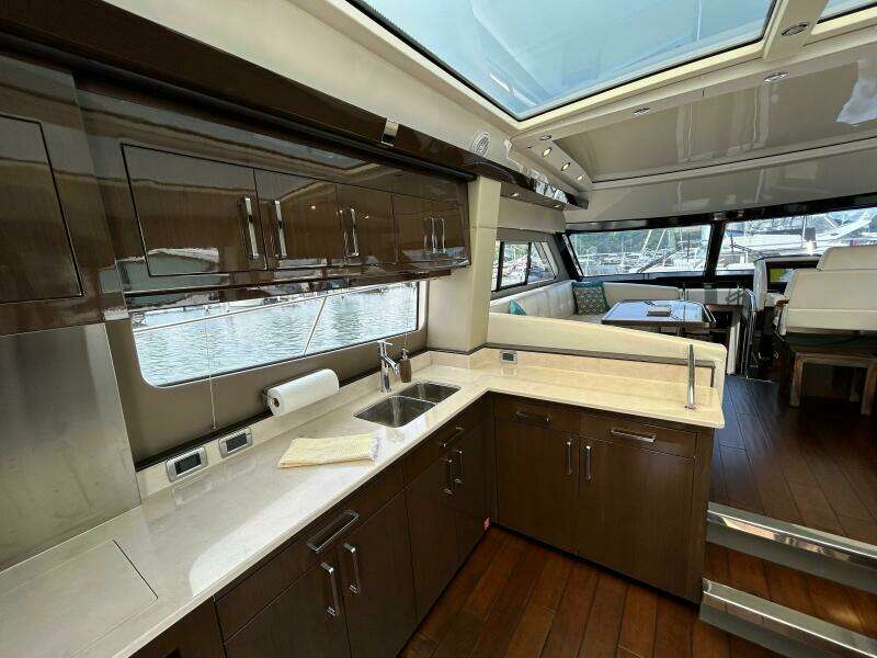 52ft Carver Yacht For Sale