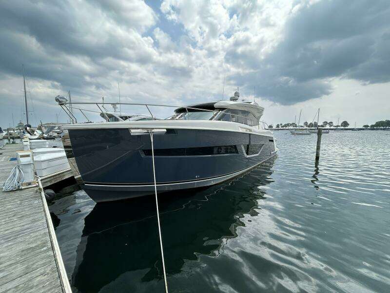 52ft Carver Yacht For Sale