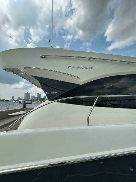 52ft Carver Yacht For Sale