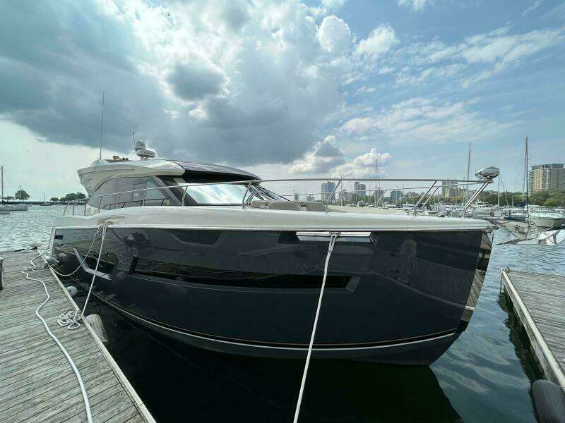 52ft Carver Yacht For Sale