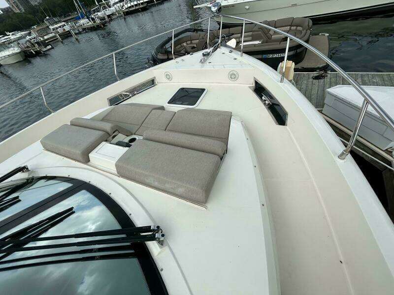 52ft Carver Yacht For Sale