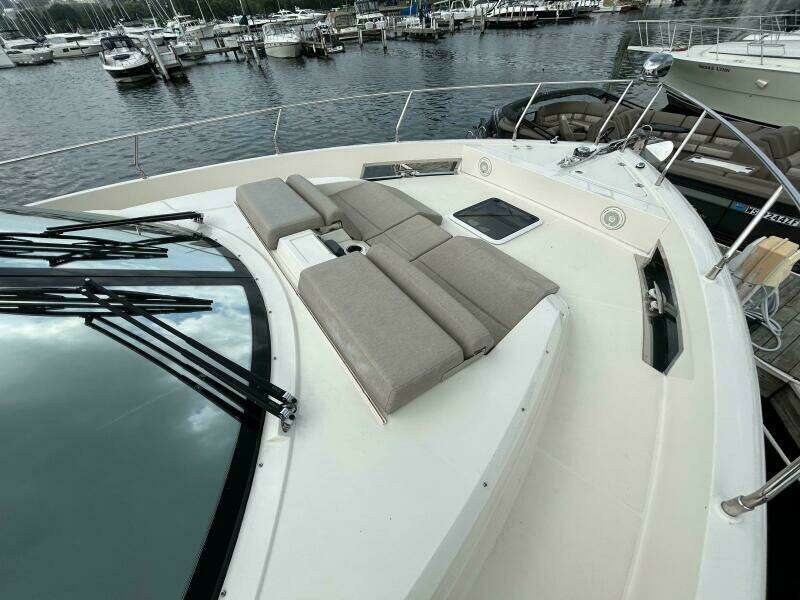 52ft Carver Yacht For Sale