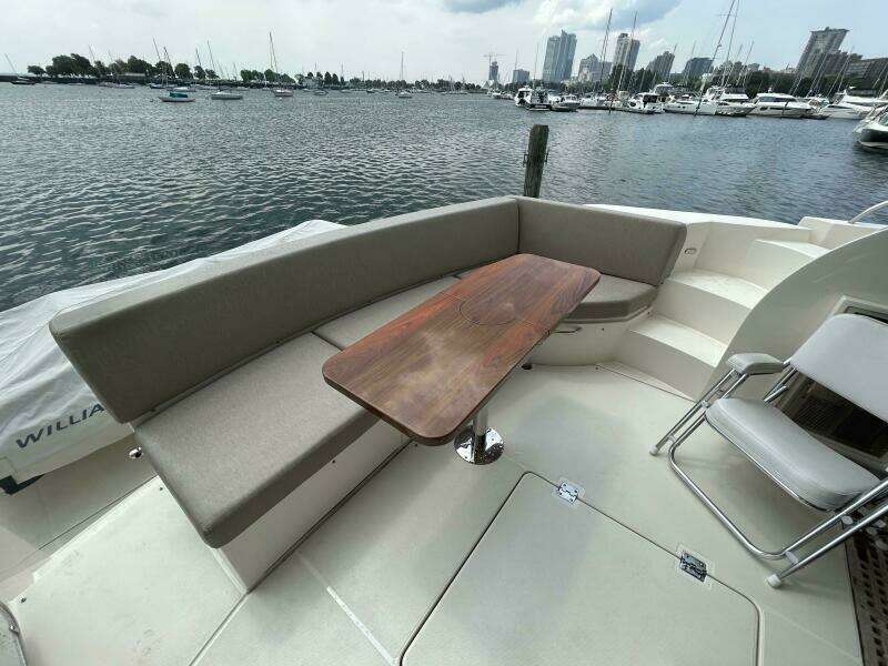 52ft Carver Yacht For Sale