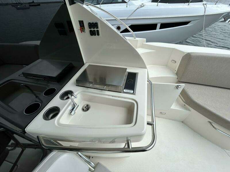 52ft Carver Yacht For Sale