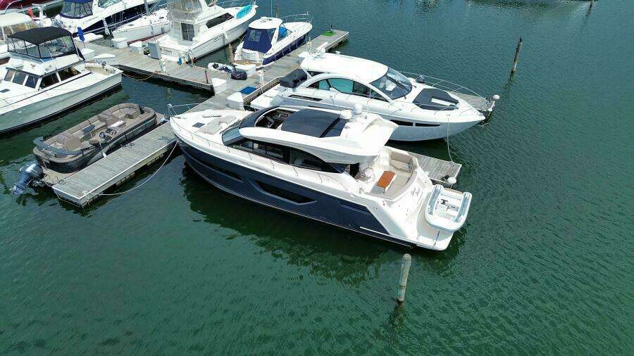 52ft Carver Yacht For Sale