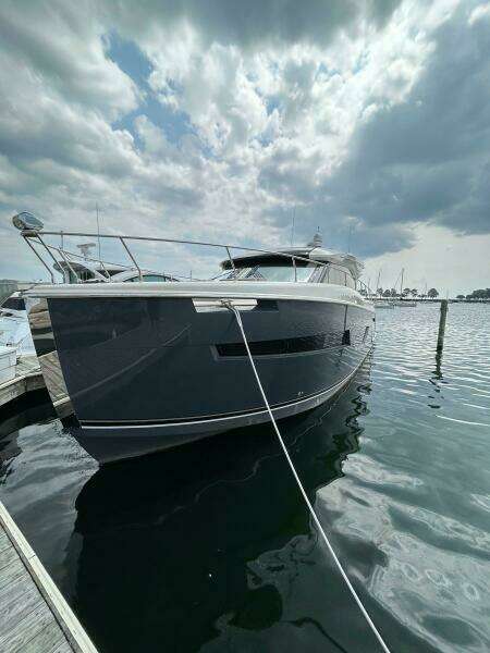 52ft Carver Yacht For Sale