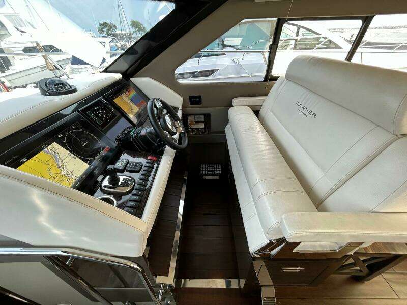 52ft Carver Yacht For Sale