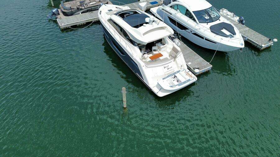 52ft Carver Yacht For Sale