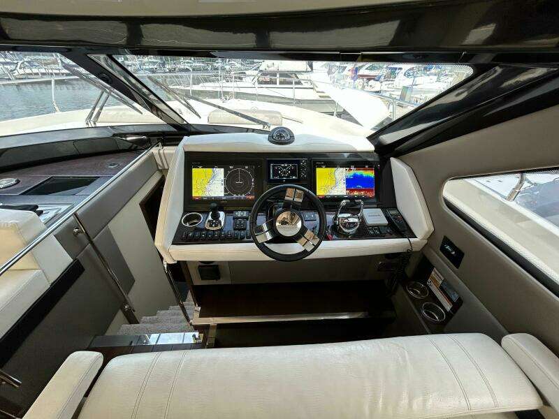 52ft Carver Yacht For Sale