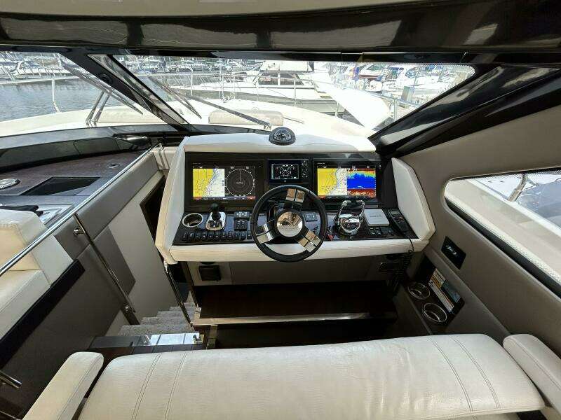 52ft Carver Yacht For Sale