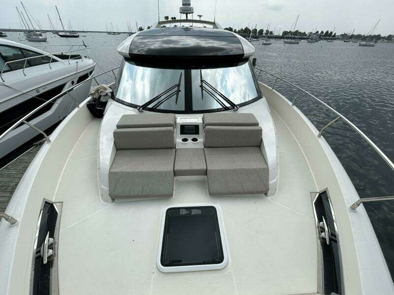 52ft Carver Yacht For Sale