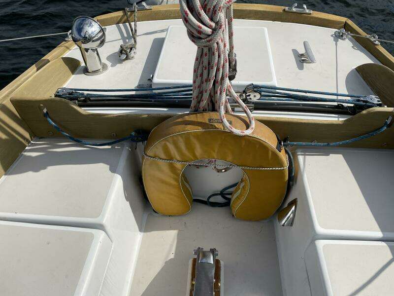 SEMPER FI 33ft Allied Yacht For Sale