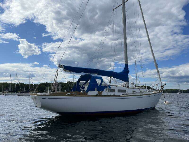SEMPER FI 33ft Allied Yacht For Sale