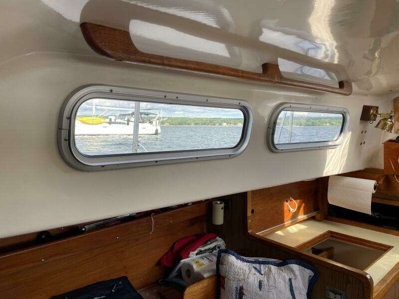 SEMPER FI 33ft Allied Yacht For Sale