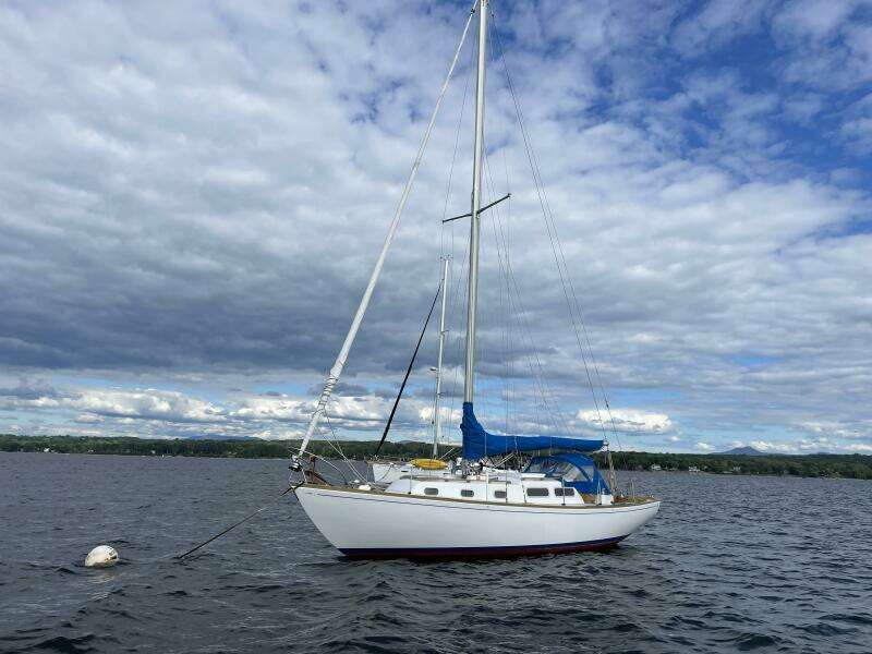 SEMPER FI 33ft Allied Yacht For Sale