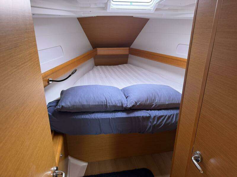 KAiROS 40ft Jeanneau Yacht For Sale