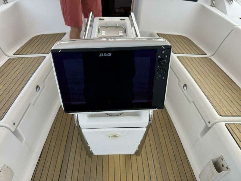 KAiROS 40ft Jeanneau Yacht For Sale