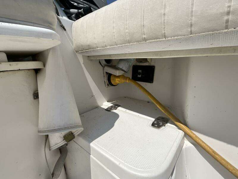 Lucky Dog 30ft Rampage Yacht For Sale