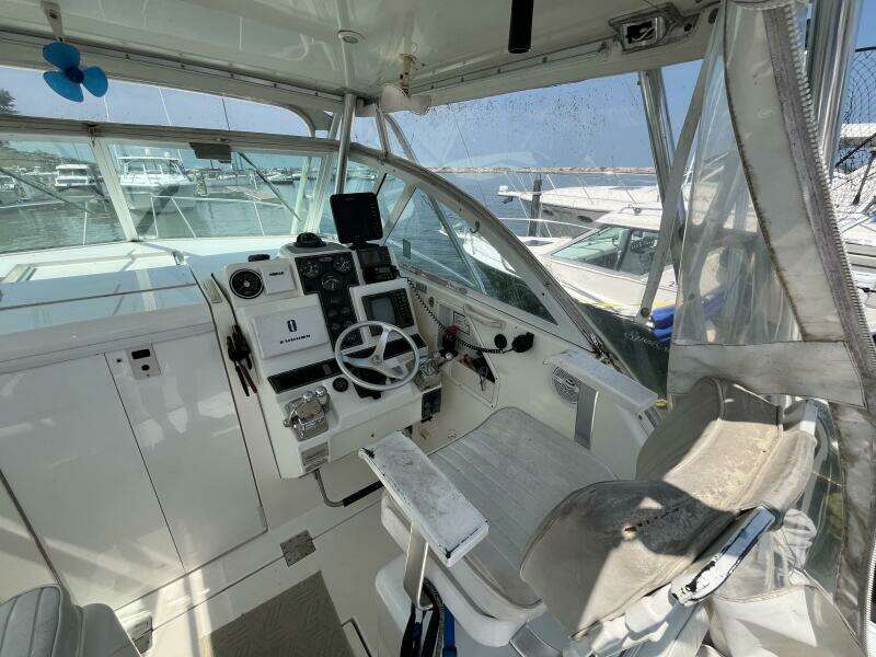 Lucky Dog 30ft Rampage Yacht For Sale