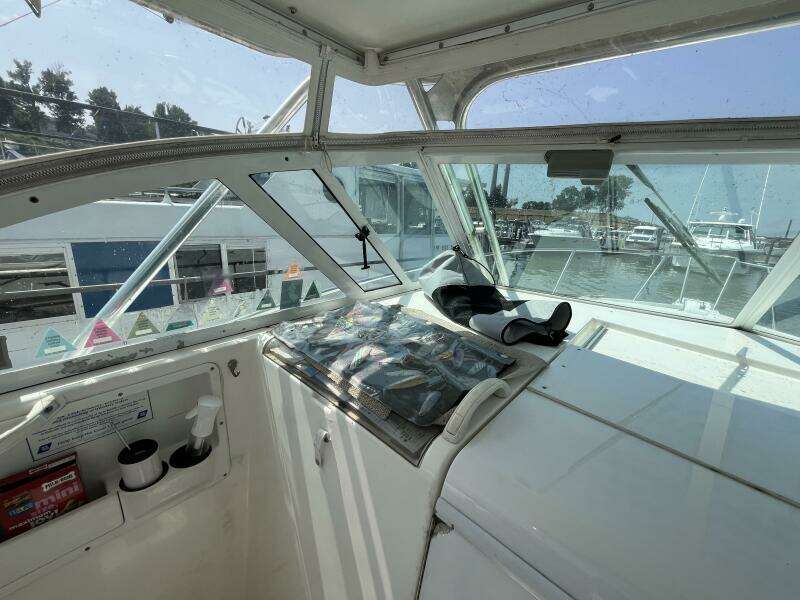 Lucky Dog 30ft Rampage Yacht For Sale