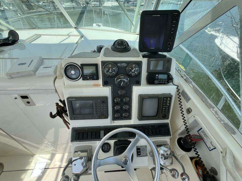 Lucky Dog 30ft Rampage Yacht For Sale