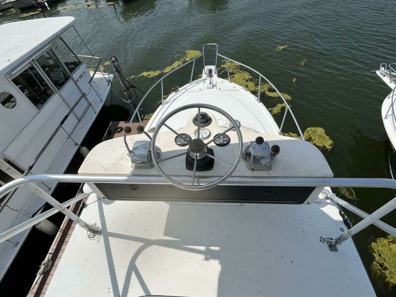 Lucky Dog 30ft Rampage Yacht For Sale