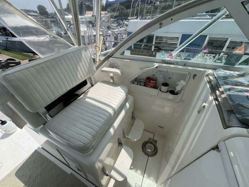 Lucky Dog 30ft Rampage Yacht For Sale