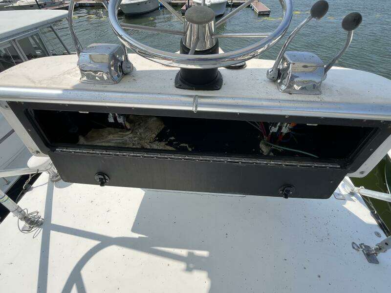 Lucky Dog 30ft Rampage Yacht For Sale