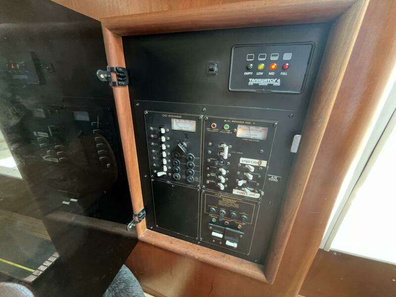 Lucky Dog 30ft Rampage Yacht For Sale
