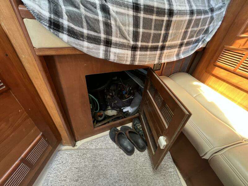 Lucky Dog 30ft Rampage Yacht For Sale