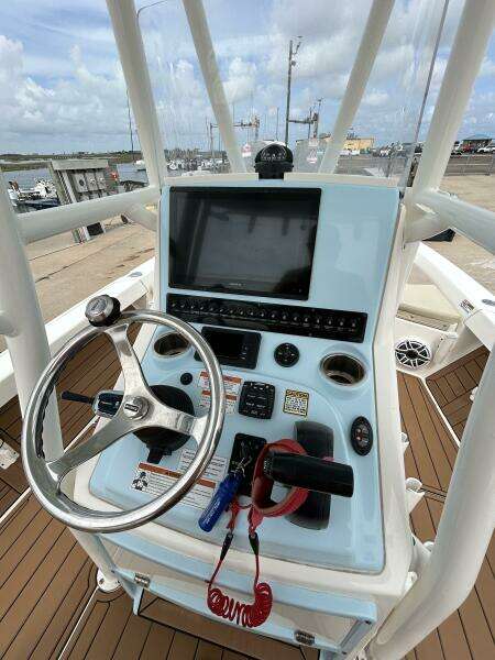 24ft Pathfinder Yacht For Sale