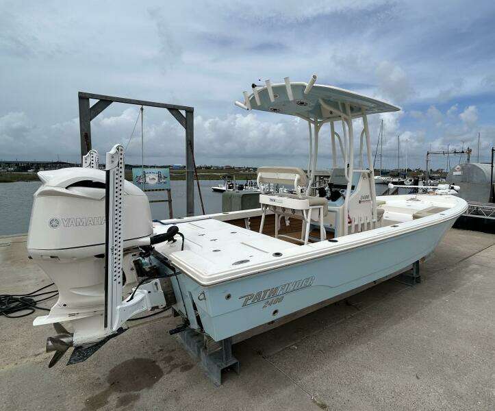 24ft Pathfinder Yacht For Sale