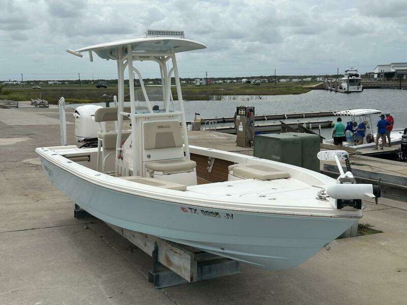 24ft Pathfinder Yacht For Sale
