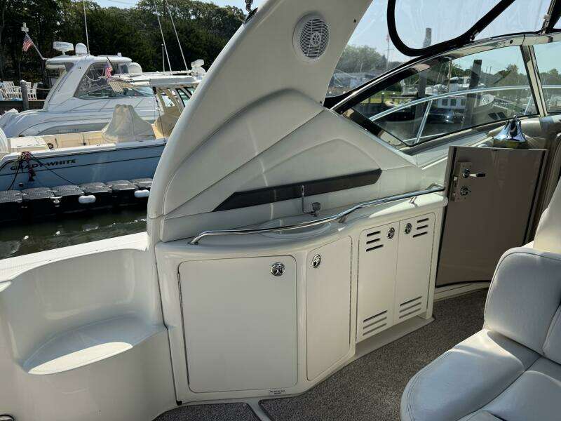 Grand Bleu 42ft Sea Ray Yacht For Sale