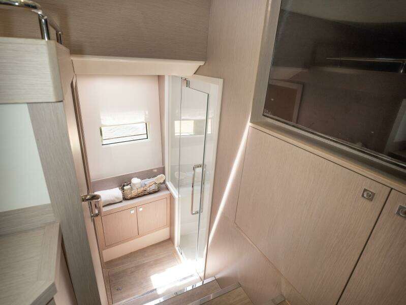Alva OE 54 Master Ensuite Entrance