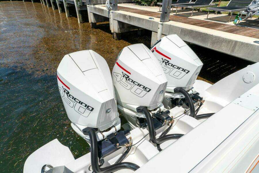 40ft Intrepid Yacht For Sale
