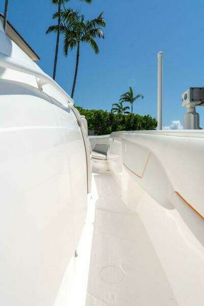 40ft Intrepid Yacht For Sale