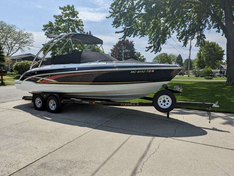 24ft Formula Yacht For Sale