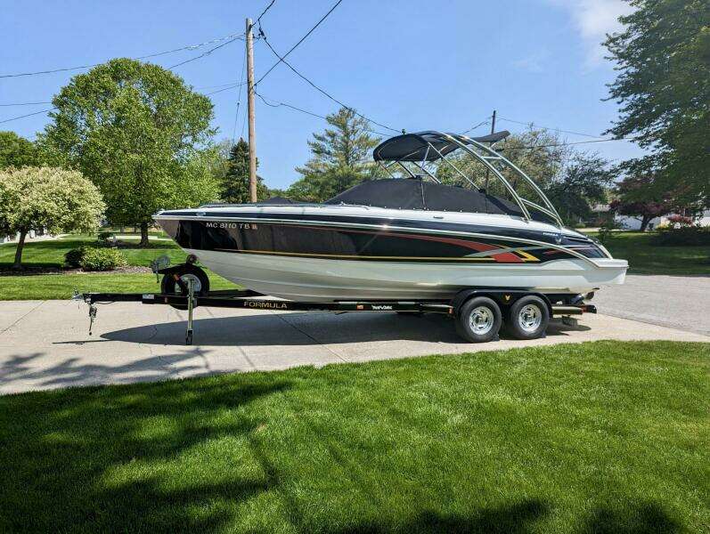 24ft Formula Yacht For Sale