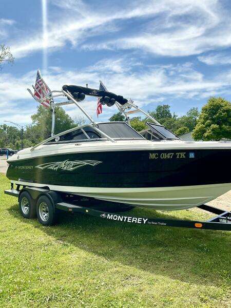 22ft Monterey Yacht For Sale