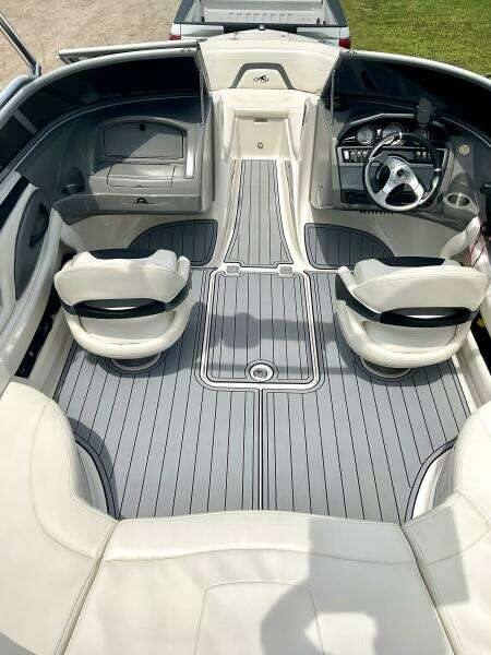 22ft Monterey Yacht For Sale