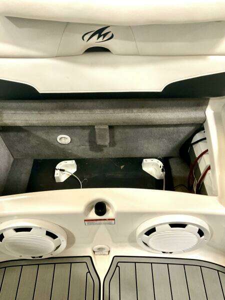 22ft Monterey Yacht For Sale
