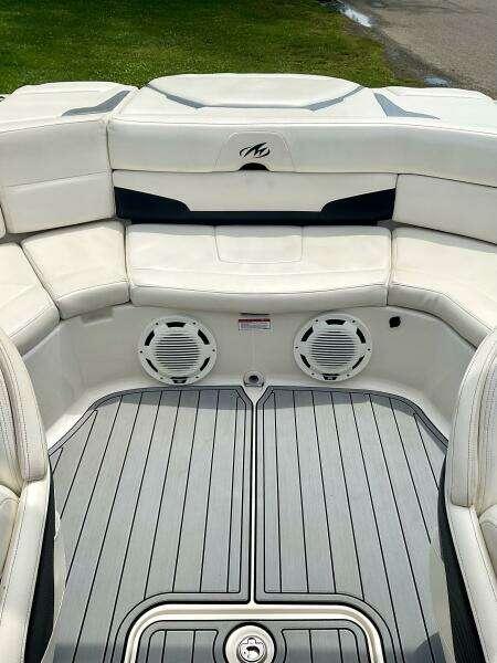 22ft Monterey Yacht For Sale